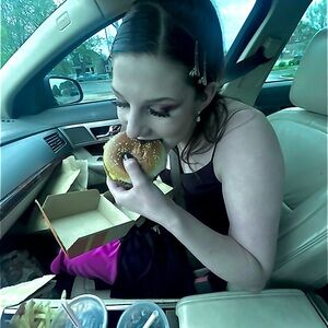 Meet your Posher, Lizzie